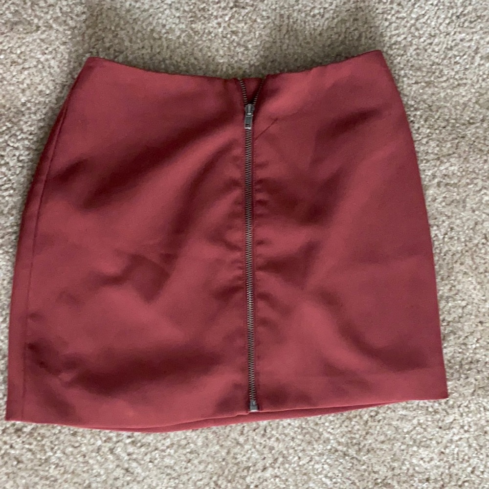 maroon zip up skirt